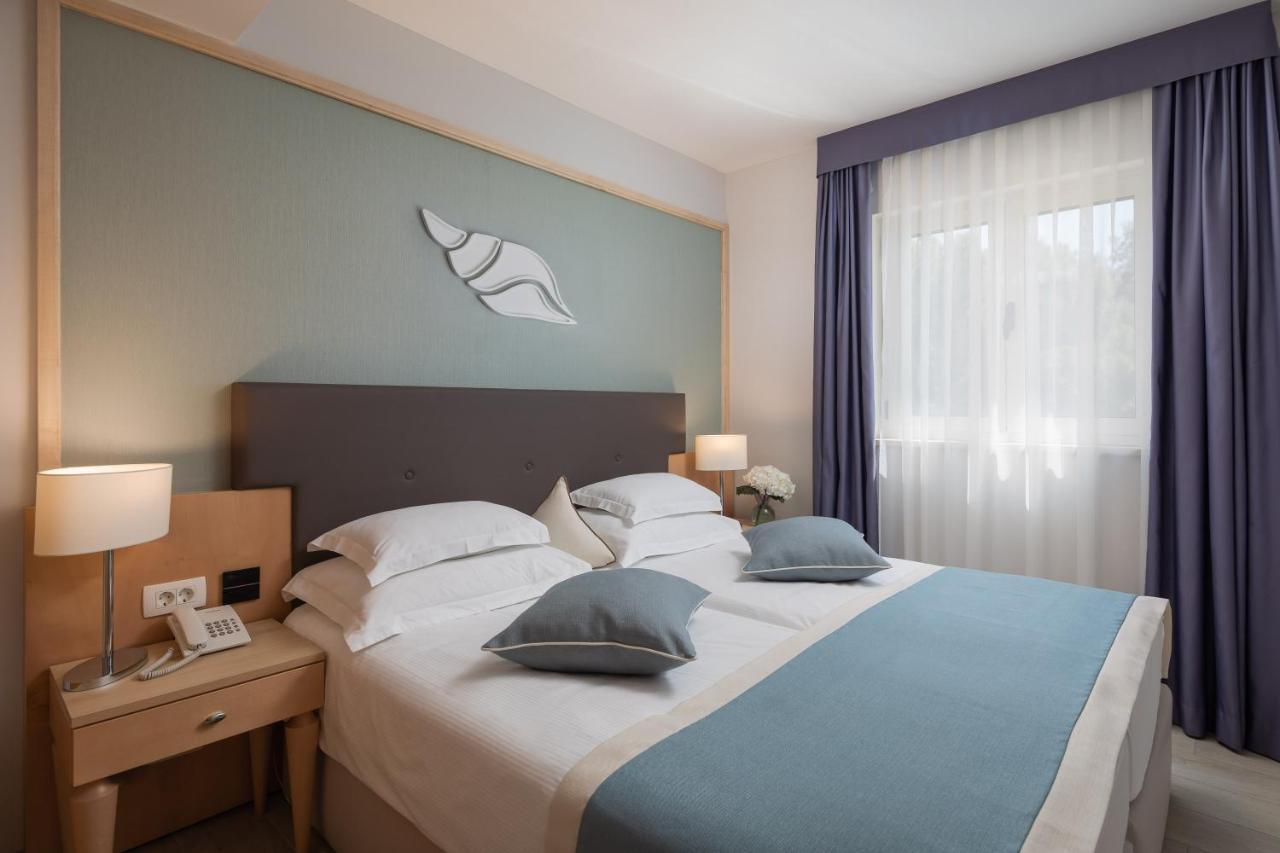 Aparthotel Flora Tucepi Exterior photo