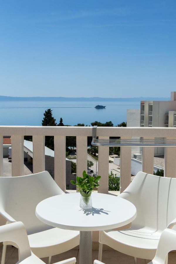 Aparthotel Flora Tucepi Exterior photo