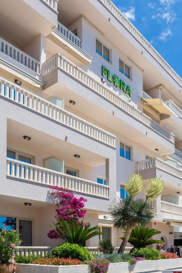 Aparthotel Flora Tucepi Exterior photo